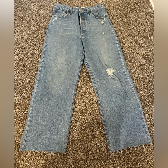 Levi's Denim - Levi’s Ribcage Straight Ankle Jean in Light Wash